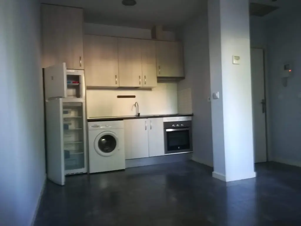 Apartamento dos habitaciones en bajo